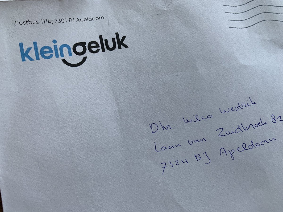 Westrik's tweet photo. Nu 4 weken elkaar niet live kunnen ontmoeten. Wel spreken via videobellen. Doen ze goed die ❤️ verzorgers van onze moeder in verpleeghuis @zorggrotewaarde #hetKristal afdeling #Topaas Kaartje kleine moeite groot...🙏����🌹 https://t.co/65JJBxR64u