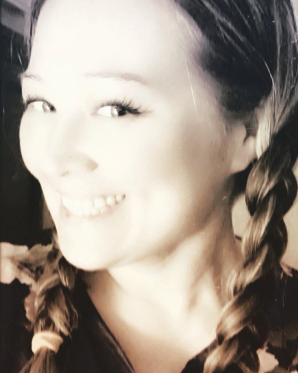 Gina_AP1978's tweet photo. Boredom braids happened. https://t.co/4kAoSQYX8x