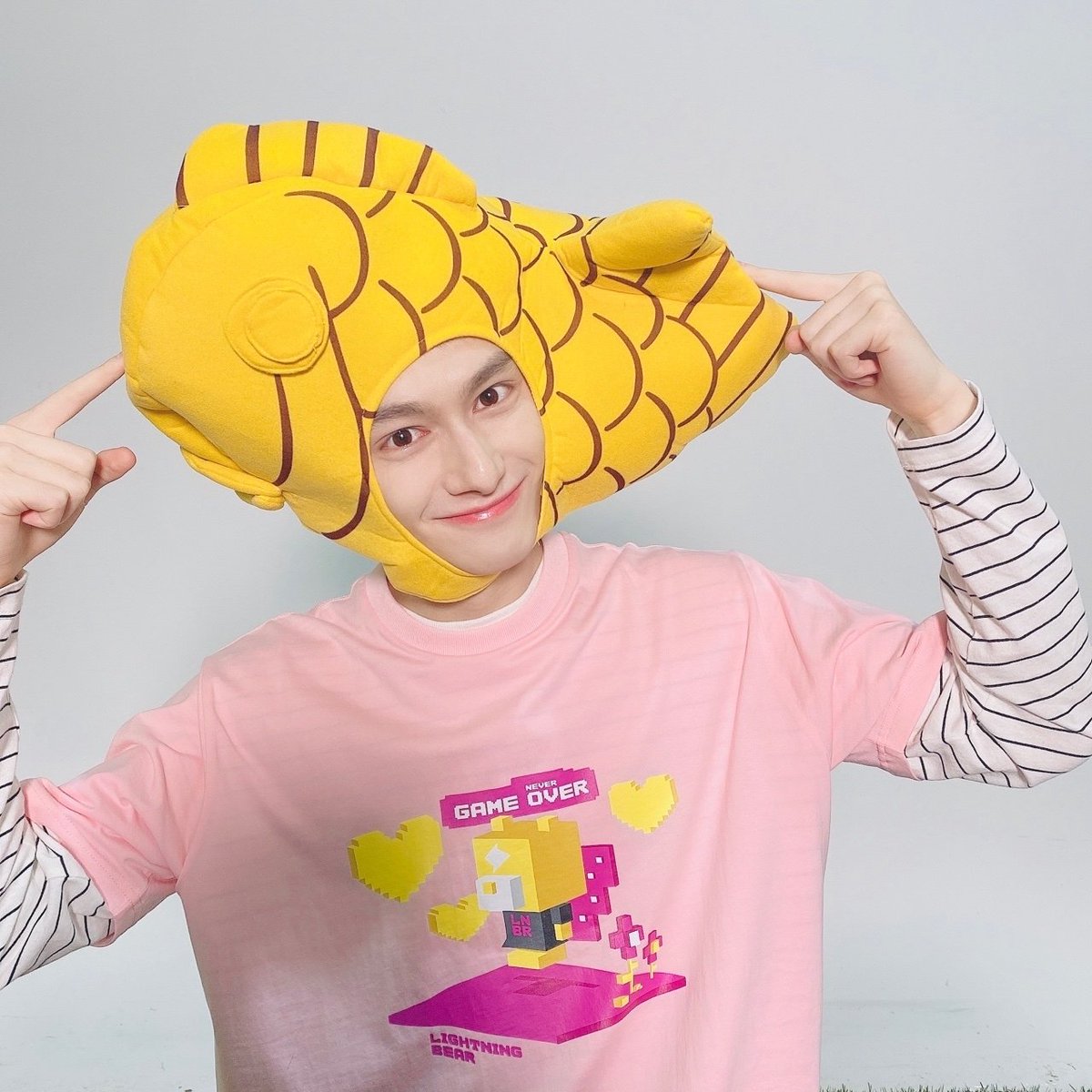 wzacheng's tweet photo. He is the cutest 😭😭😭 https://t.co/jmmhBYndRR