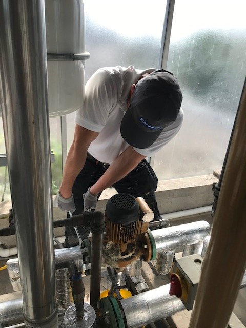 Flowmechltd's tweet image. Due to Government restrictions our director had to call on a family member from the Craft household to attend an emergency call out. After some hard &quot;Craft&quot;😉 they were able to get the hot water back up and running for the international students at Nottingham Uni #Flowmechltd