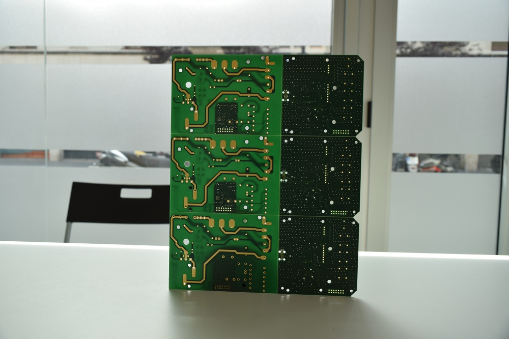 FelixVinyals's tweet photo. Un dels últims preciosos dissenys de PCB que hem fet a l'estudi :D encantats amb els microcontroladors STM32!
#electronics #pcbdesign #PCB https://t.co/TaiIeZ2SZa