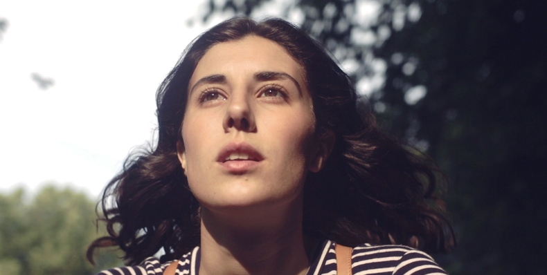 SgaeAudiovisual's tweet photo. Mientras llega la nueva edición del @DAFilmFestival, en @Filmin han hecho una selección para hacer más corta la espera. @julia_ist es una de ellas y nuestra recomendación en #CineEspañol. Obtuvo la Biznaga de plata en Zonazine del @festivalmalaga.  https://t.co/Q2kjwOSZnZ https://t.co/Angird2UaK