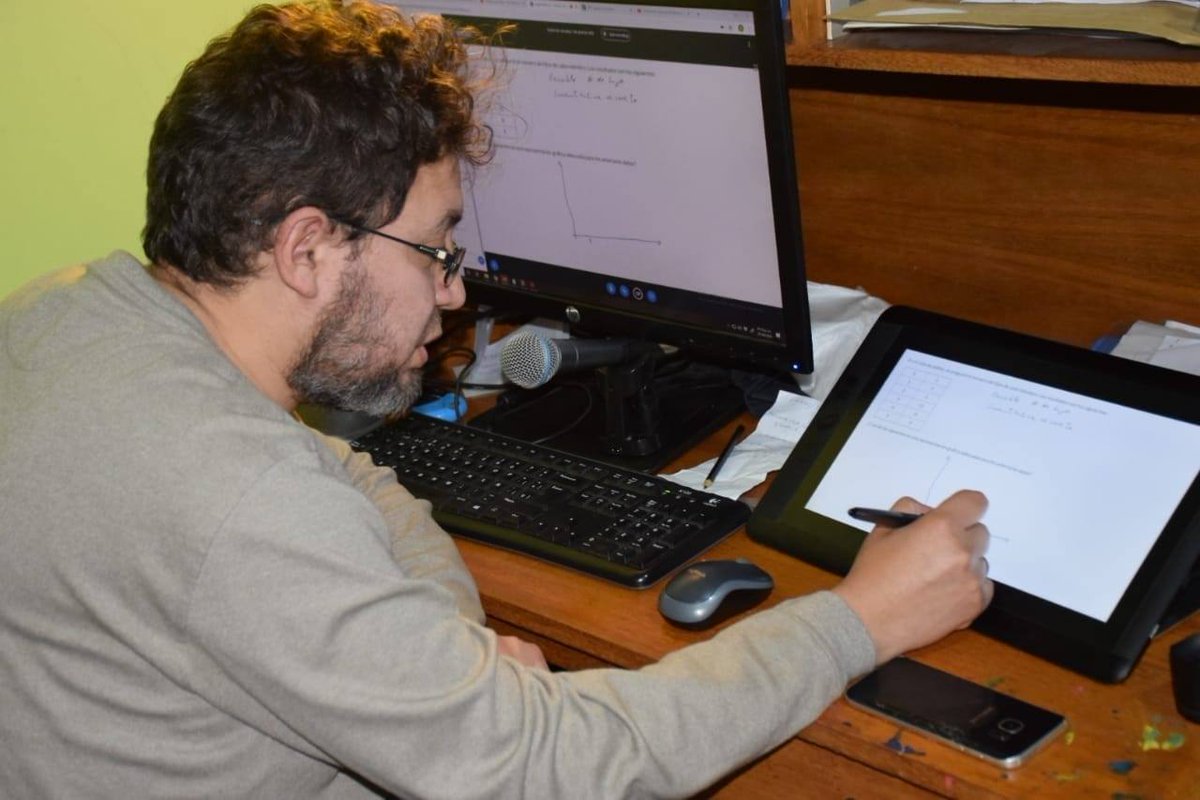 ePC_UCB's tweet photo. La modalidad de nuestras clases cambia y se adapta a la coyuntura, trabajamos desde la nube virtual mediante la Plataforma #CANVAS.
La #ePC trabaja en la innovación y resiliencia.
#QuédateEnCasa #ePCInnovadora #ePCVirtual https://t.co/RQpszTYSKV
