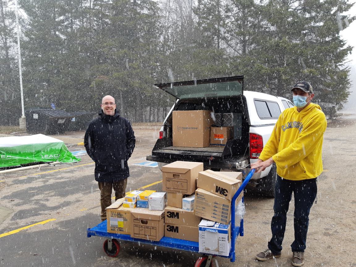 FlemingCollege's tweet photo. Fleming continues to donate to help our front-line partners. On April 9, we donated N95 masks, surgical masks, nitrile gloves, eye protection, gowns and covers to St. Joseph's at Fleming, Haliburton Highlands Health Services &amp; @RossMemorial #FlemingHelps #InThisTogether #COVID19 https://t.co/4zbbZsaOf3