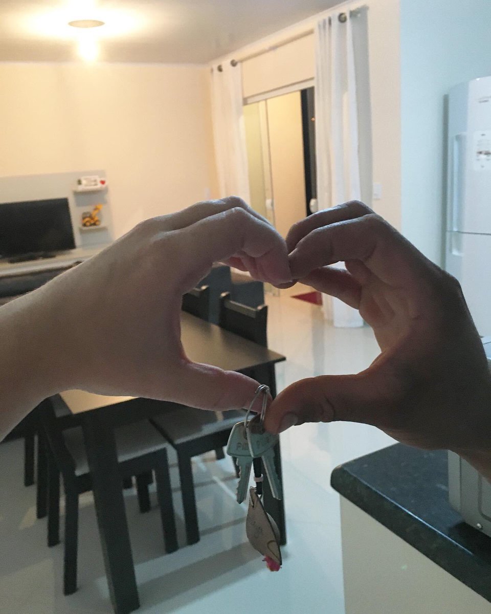 valhennin's tweet photo. Lar Doce Lar ♥️
.
.
.
12/04/2020 o dia mais sonhado por nós
Enfim em nossa casinha. Obrigada meu Deus! 💖
#houseMuva #gratidão #sonhoemrealidade #casanova #construção #tijolinportijolin https://t.co/36vFfEybE2