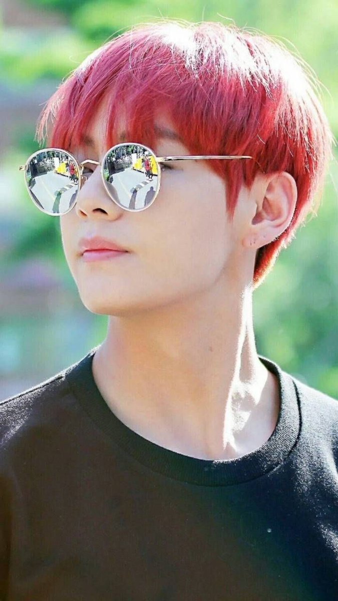 29• Taehyung cheveux court long ?