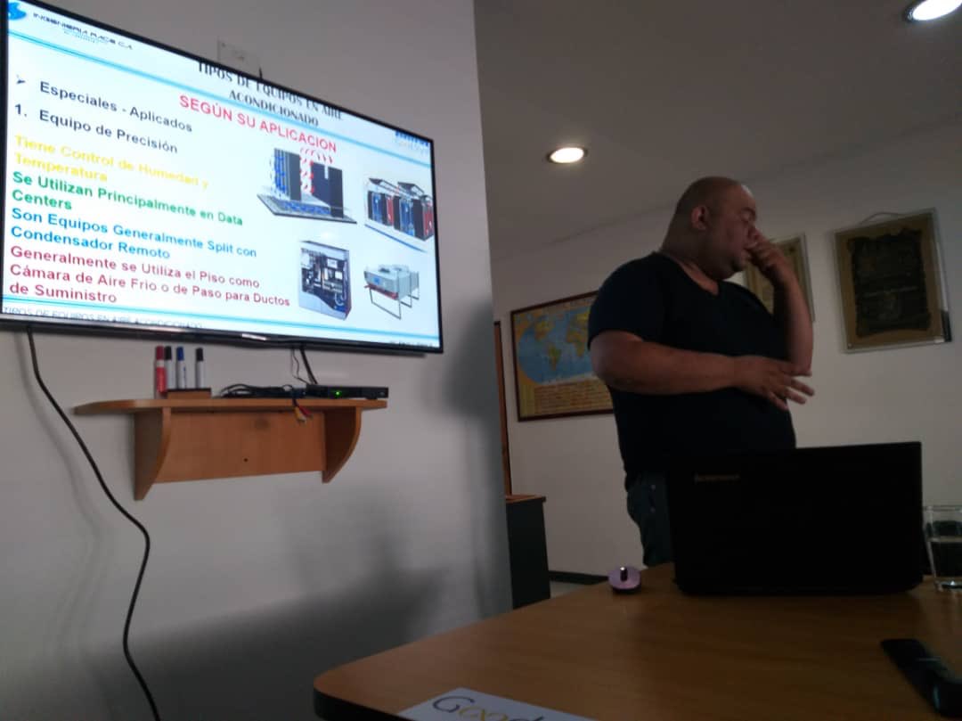 AcadGoodStyle's tweet image. #TBT Adiestramiento Dictado en las Instalaciones de nuestro aliado Latinimpor Importador exclusivo de nuestra marca GoodStyle #aireacondicionado #adiestramiento #equipos