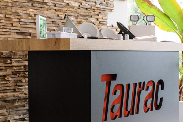 taurac_com's tweet photo. As a specialist in LED lighting, Taurac provide briefly information into the possibilities of LED for entrepreneurs. Check our broadcast in Dutch (🇳🇱) ⏯ #HowItsDone #rtlz #Taurac #LED #ledlighting #lighting #Throwback
https://t.co/okU0bS9aAj https://t.co/Nk695TmIwf