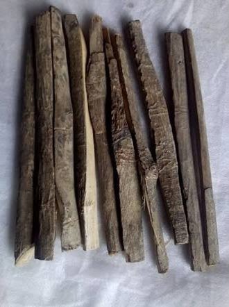 hyper_thread's tweet image. A throwback to when chewing stick was the major means of cleaning the mouth.
.
.
.
#ThrowbackThursday #Hyperthreadng