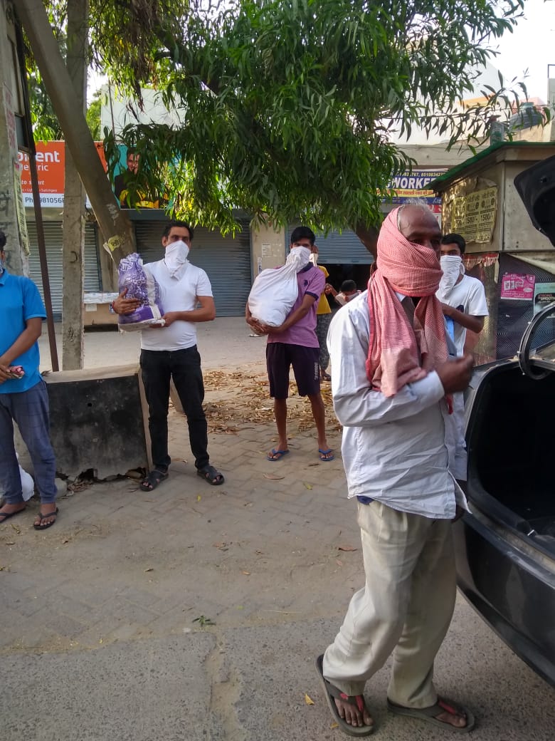 Dry ration,vegetables &amp; fruits,oil and spices etc distributed in laxman vihar by RWA President Neeru yadav of sector 23-A East zone Gurgaon.Member of <a href="/ActionRwa/">RWA for United Action</a>