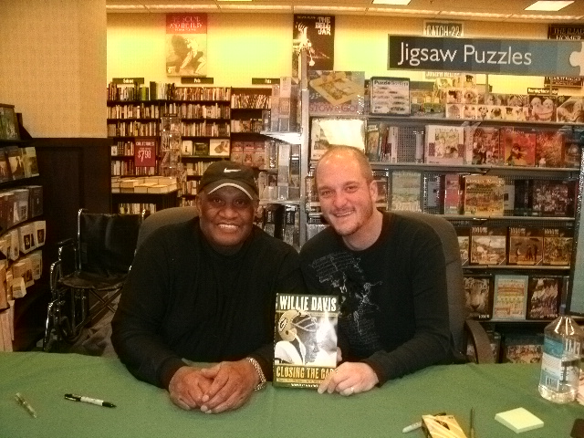 Saddened by loss of NFL great #WillieDavis. I was privileged to work with him on his book #ClosingTheGap and I’ll never forget all he taught me about being a champion, leader and just a good human being. RIP Willie. I'll miss hearing you say Go Pack Go!