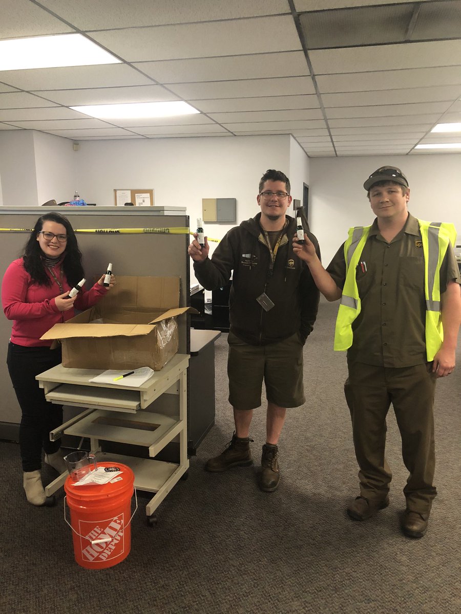 Sdfas handing out hand sanitizer bottles for every feeder driver #observed <a href="/OhioValUPSers/">Ohio Valley UPSers</a> <a href="/RickGaffneyJr/">Rick Gaffney</a> <a href="/joeboyleups/">Joe Boyle</a>