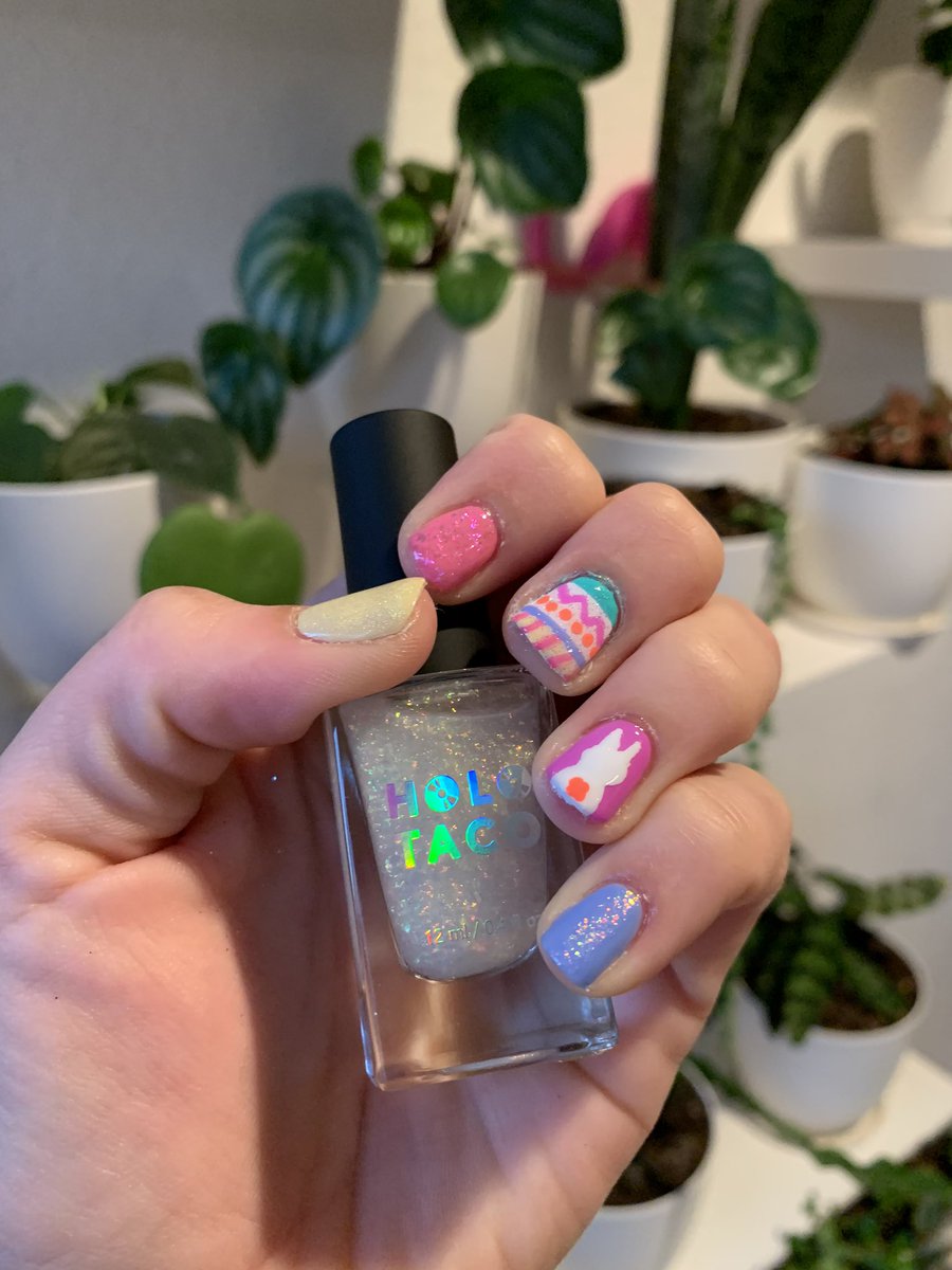 This week’s #holotacoeasternailart is brought to you by #linearholotaco #scatteredholotaco #notmilkywhite #solarunicornskin and #auroraunicornskin 🦄🐰🌷