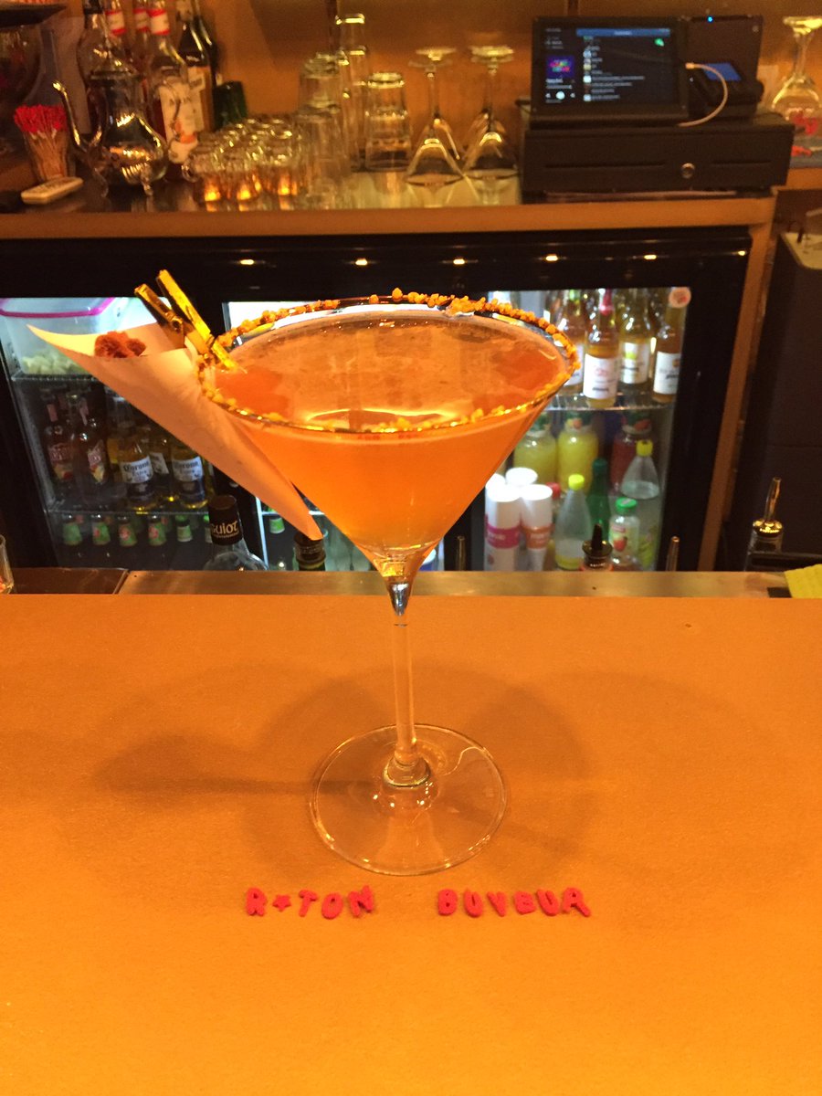 « Parlons champagne » et « Quizz boissons » ont recueilli le plus de voix du sondage!

🔥🔥 Programme du bar virtuel ce vendredi 🔥🔥

🥃 18.30 : «Discussion autour de whisky avec Andrew» whereby.com/raton-buveur-7…

🍾 21.30 :  «Parlons champagne avec Katia» whereby.com/raton-buveur-7…