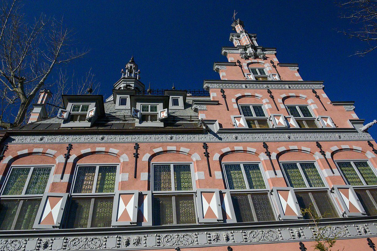 this is an objectively fun building but its story is even funner: it was built in 1893 in Chicago by the Van Houten Cocoa Company for the World's Fair, where it served as the Dutch Cocoa House