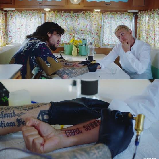 The ‘You Need To Calm Down’ music vidéo where Ellen DeGeneres made a cameo getting a tattoo of the song title: