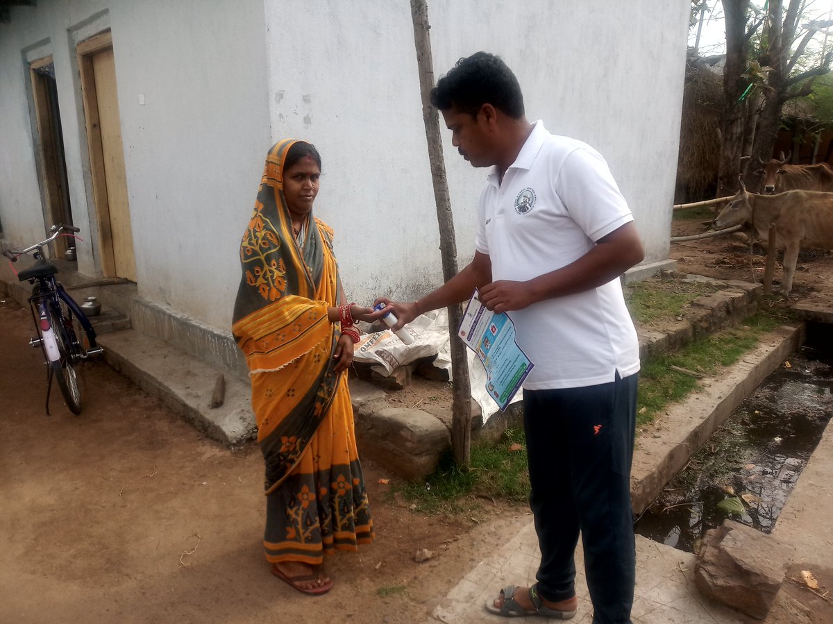 TapanSamal15's tweet photo. @angul_dm                                           corona awarness program Nyks, Angul with collaboration Amorjyoti Club, Bedasar. https://t.co/J6yfJWdufs