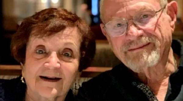  @DrNealHouston postedLas Vegas Couple in Their 80’s Who Were Infected with COVID-19 Say Hydroxychloroquine Saved Their Lives (VIDEO)170)  https://twitter.com/DrNealHouston/status/1250857916653068289Article Gateway Pundit171)  https://www.thegatewaypundit.com/2020/04/las-vegas-couple-80s-infected-covid-19-say-hydroxychloroquine-saved-lives-video/A-101