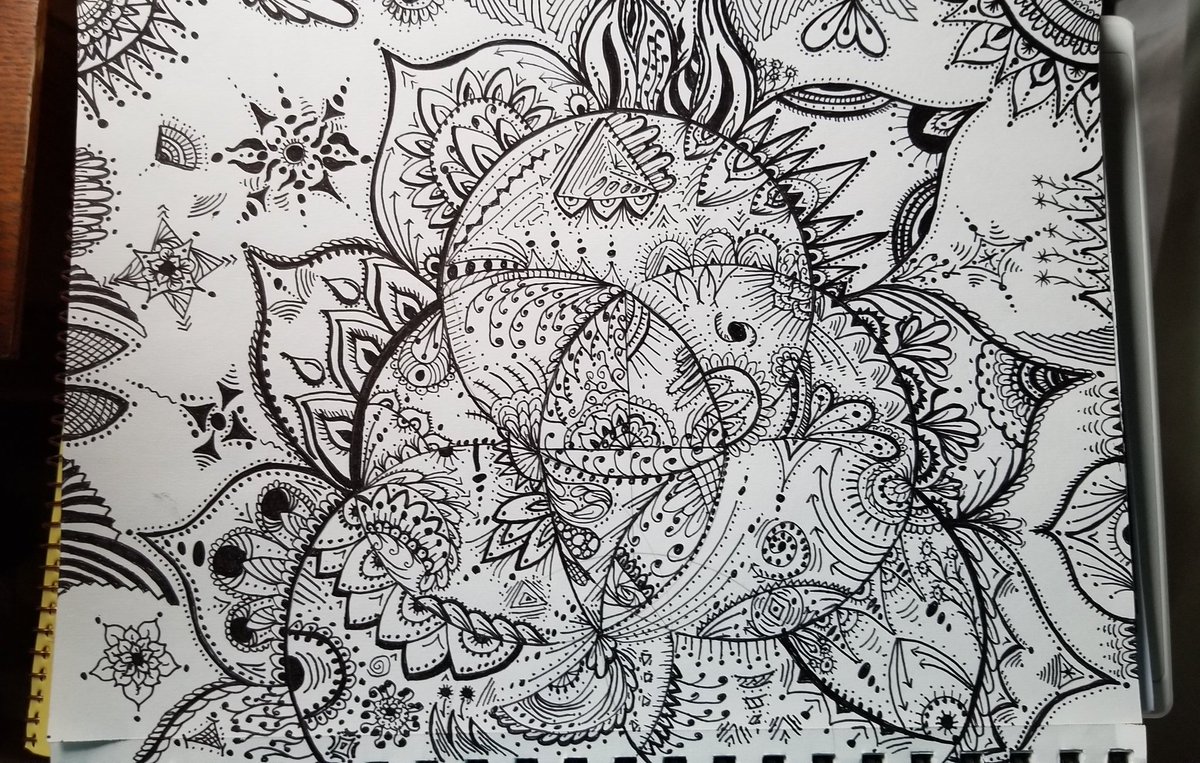 RoseFerrachi's tweet photo. A few more scribbles and then maybe a coloring. 😉
#zentangle #sctibble #doodle #thursdayvibes #QuietTime #breaktime #creativity https://t.co/9wAKx8qUr7