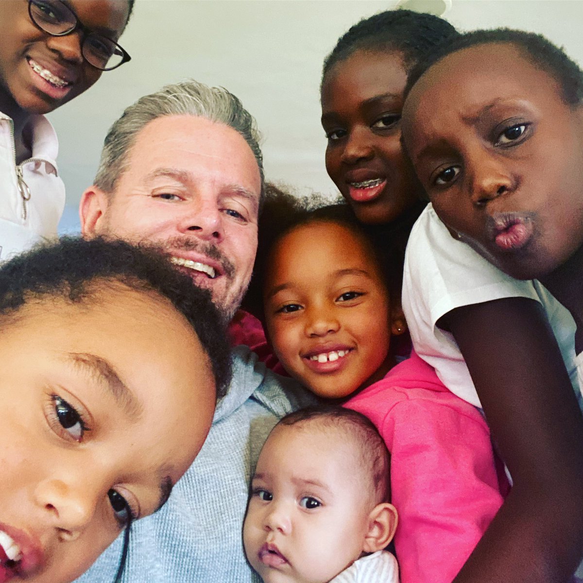 MariusNel12's tweet photo. LOCKDOWN with all this incredible energy at home 😅 As daddy and G-daddy, I am a BLESSED man!!! #thankful #theykeepmeyoung https://t.co/oPU6ZARInt
