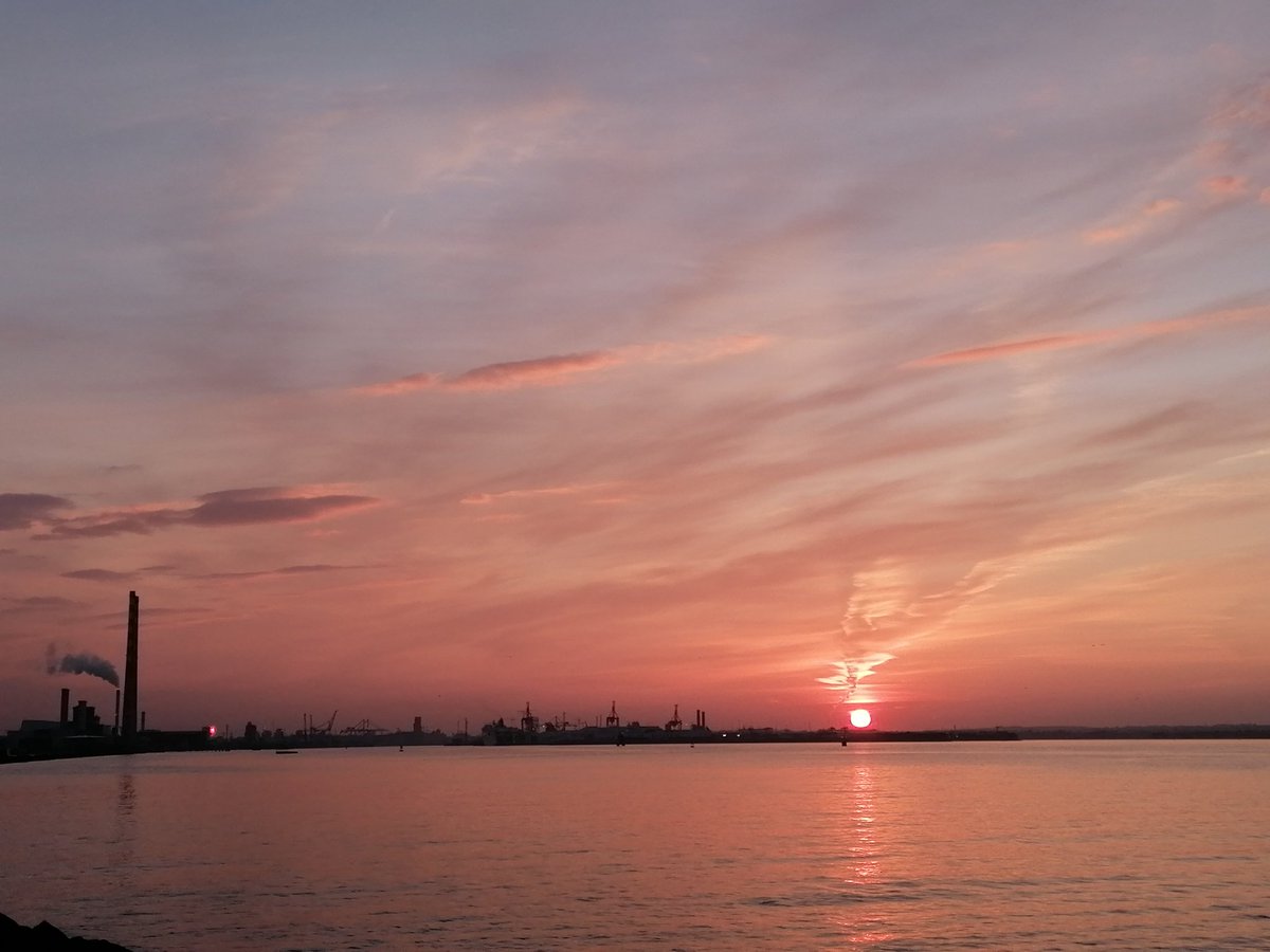 Sunset on a quiet Dublin #COVID19 #rtenews