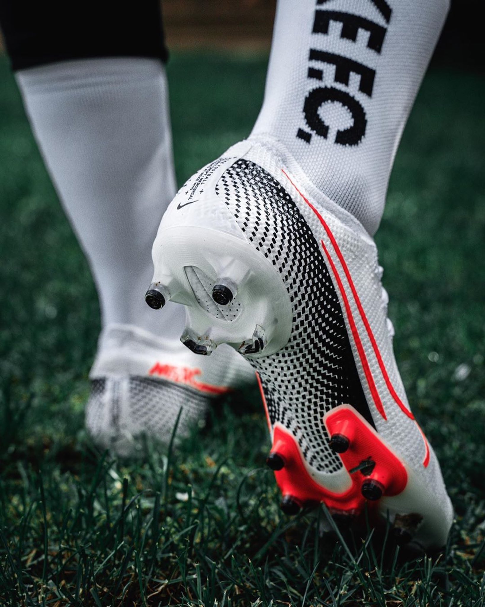 Foot Inside on Twitter: "Nike Mercurial Future Lab 2 ⚪️🔴 . . #nike  #nikefootball #mercurial #futbolemotion #nikemercurial #mercurialvapor  #vapor https://t.co/O9CVBfomcf" / Twitter