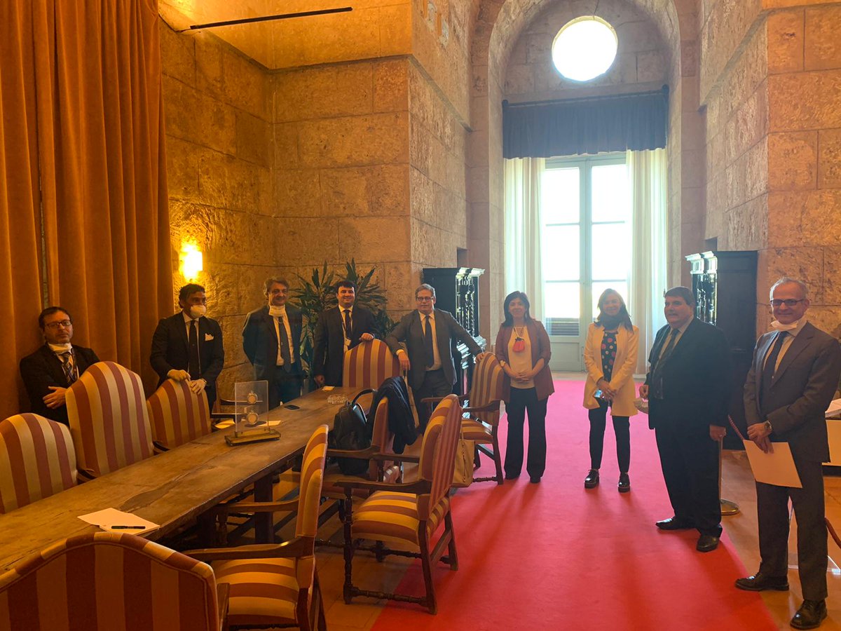 miccichesud's tweet photo. Emiliano Abramo, Presidente #comunitàdiSantEgidio, accompagnato da Vincenzo Ceruso, è venuto a ringraziare di persona tutta @arssiciliaoff per aver stanziato un #contributo straordinario di #40mila euro grazie ai quali si potranno assistere più indigenti e persone in difficoltà https://t.co/O8FgLUBxeF