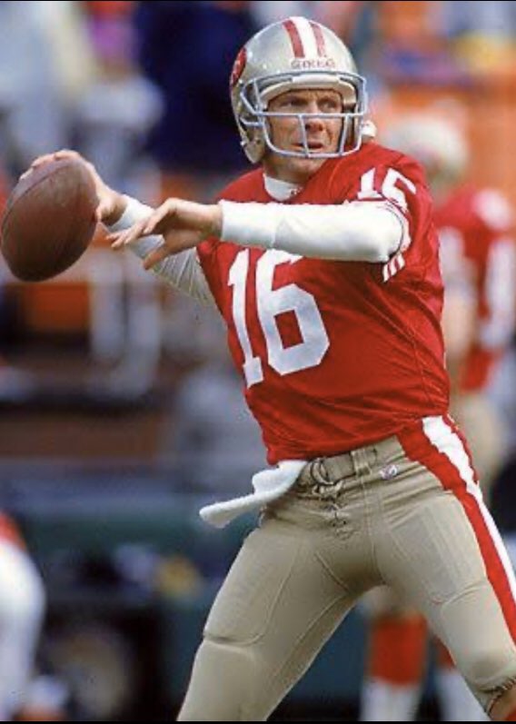 paramedic1715's tweet photo. @GeorginaHolguin El más grande QB de toda la historia de la NFL... el más grande de todos los tiempos !!! https://t.co/stKS7MwCE8