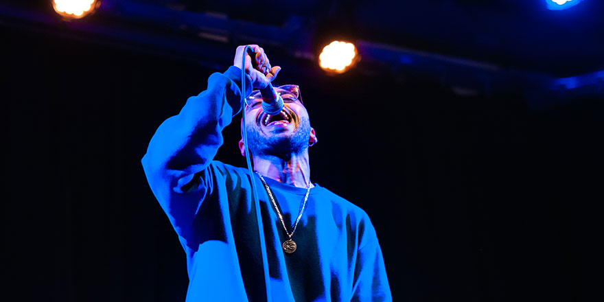 Nous avons le regret de vous annoncer le report des activités de la 25e édition du Festival Vue sur la Relève — prévu initialement en mai 2020 — en raison des risques reliés à la COVID-19. Tous les détails dans notre communiqué officiel : vuesurlareleve.com