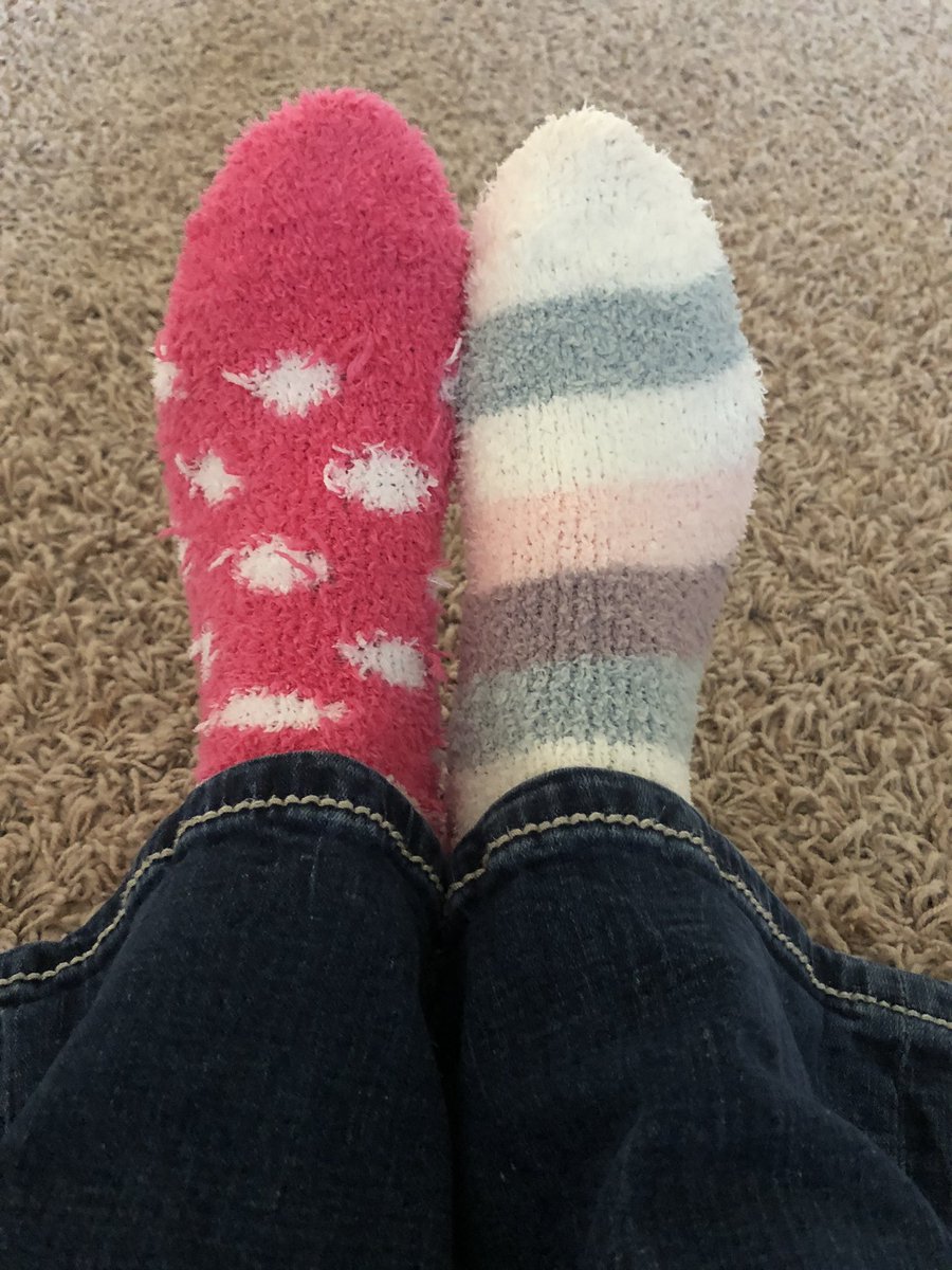 cd_rage's tweet image. Spirit Week - mismatch day @aliperryAHS @AHS_Stu_Council #AHSisFAMILY