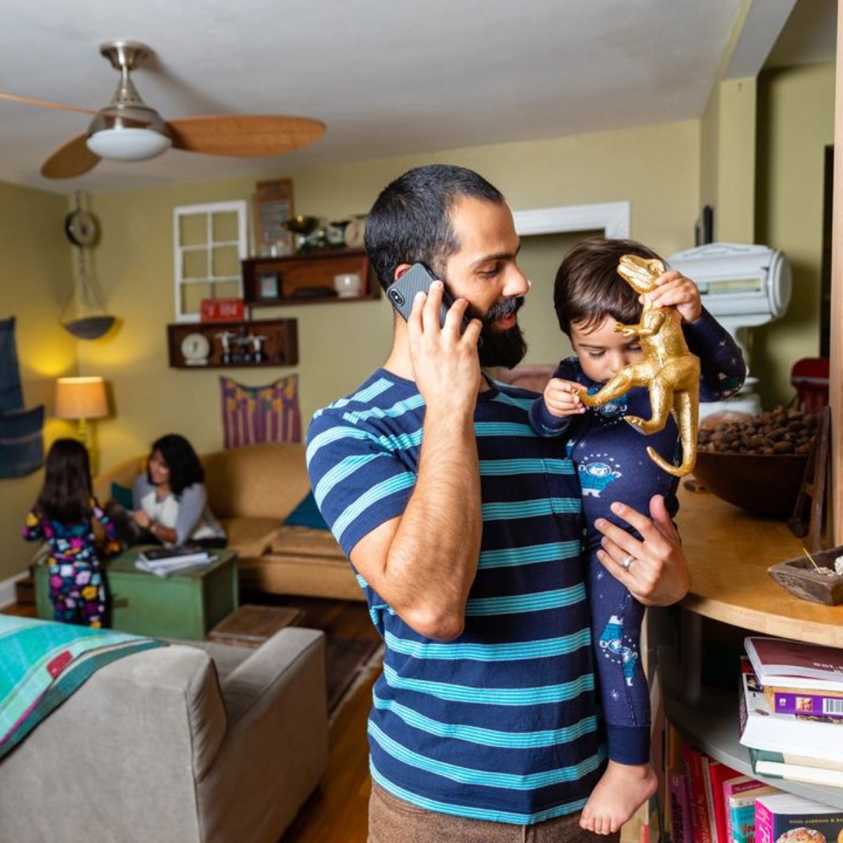 maeganbrest's tweet photo. There's no denying that many of us might be blurring the lines a little when it comes to work-life balance lately. Above all, clear communication -- with coworkers and family members alike -- is always key! https://t.co/RVDsU4JDFf