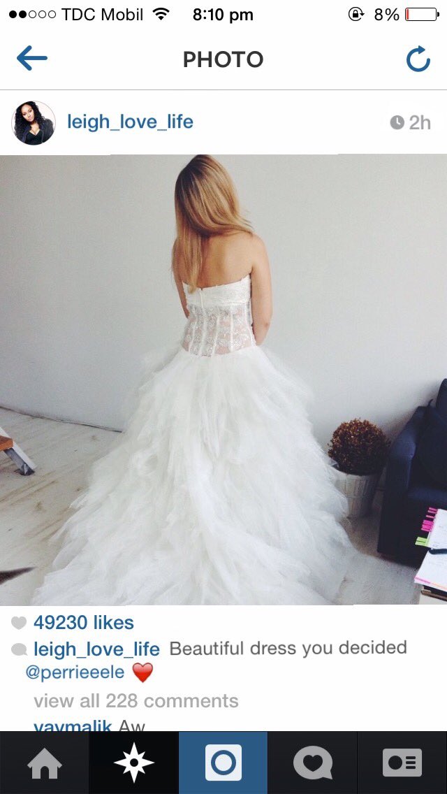 ardenthoran's tweet photo. When Perrie and Zayn were engaged, i photoshopped all these pics for my zayn stan friend to trick her into believing Perrie was looking for a wedding dress. Cool days. #Zerrie https://t.co/dWEGdgPdcv