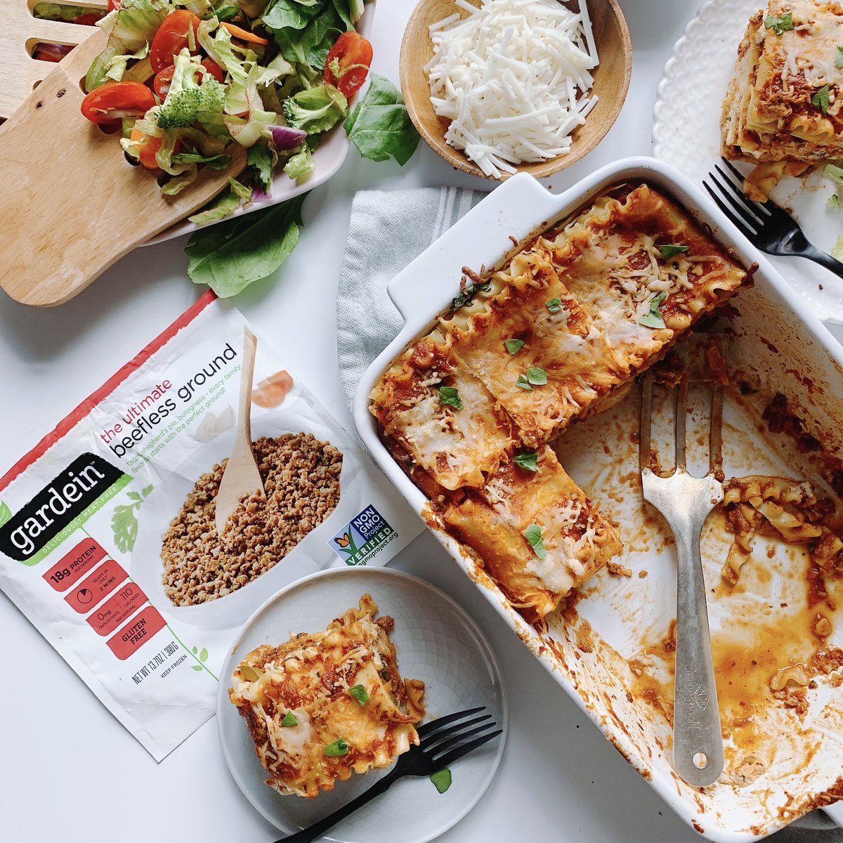 𝐍𝐎-𝐅𝐔𝐒𝐒 𝐕𝐄𝐆𝐀𝐍 𝐋𝐀𝐒𝐀𝐆𝐍𝐀! Our simplified version is big on flavor, featuring <a href="/gardein/">Gardein. Meatless FTW. 🌱💪</a> Beefless Ground, sauce, fresh spinach and homemade vegan ricotta. It's one of our families favorite recipes #Gardein #MeatlessMeals #sponsored #plantbased