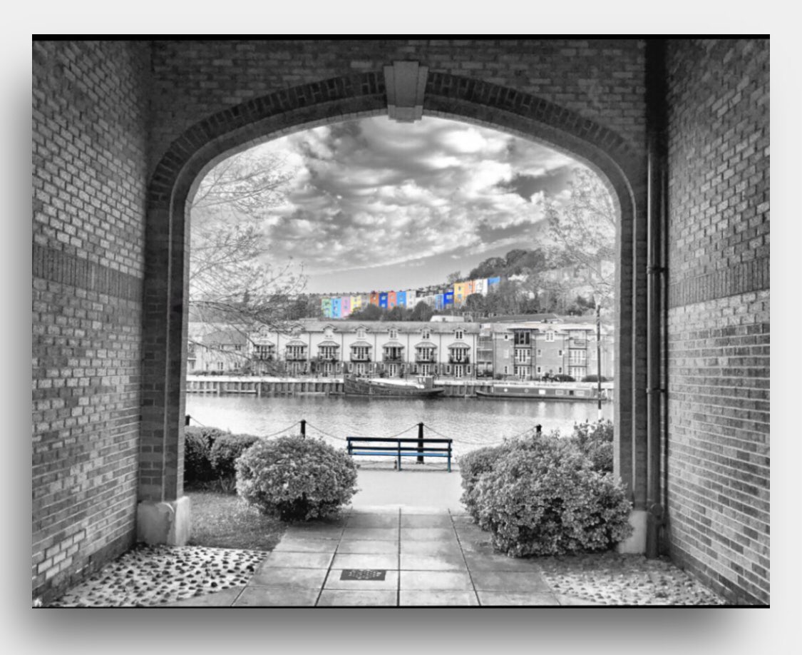 Jensonsartcafe's tweet photo. #bristolharbourside #bristol #splashofcolour #touchofcolour #harbour #colour #blackandwhitephotography #blackandwhitephoto #photooftheday #picoftheday #photohour #photographyart #iphone #shotoniphone #travelphotography #travel #vista https://t.co/YyciC7iTGq