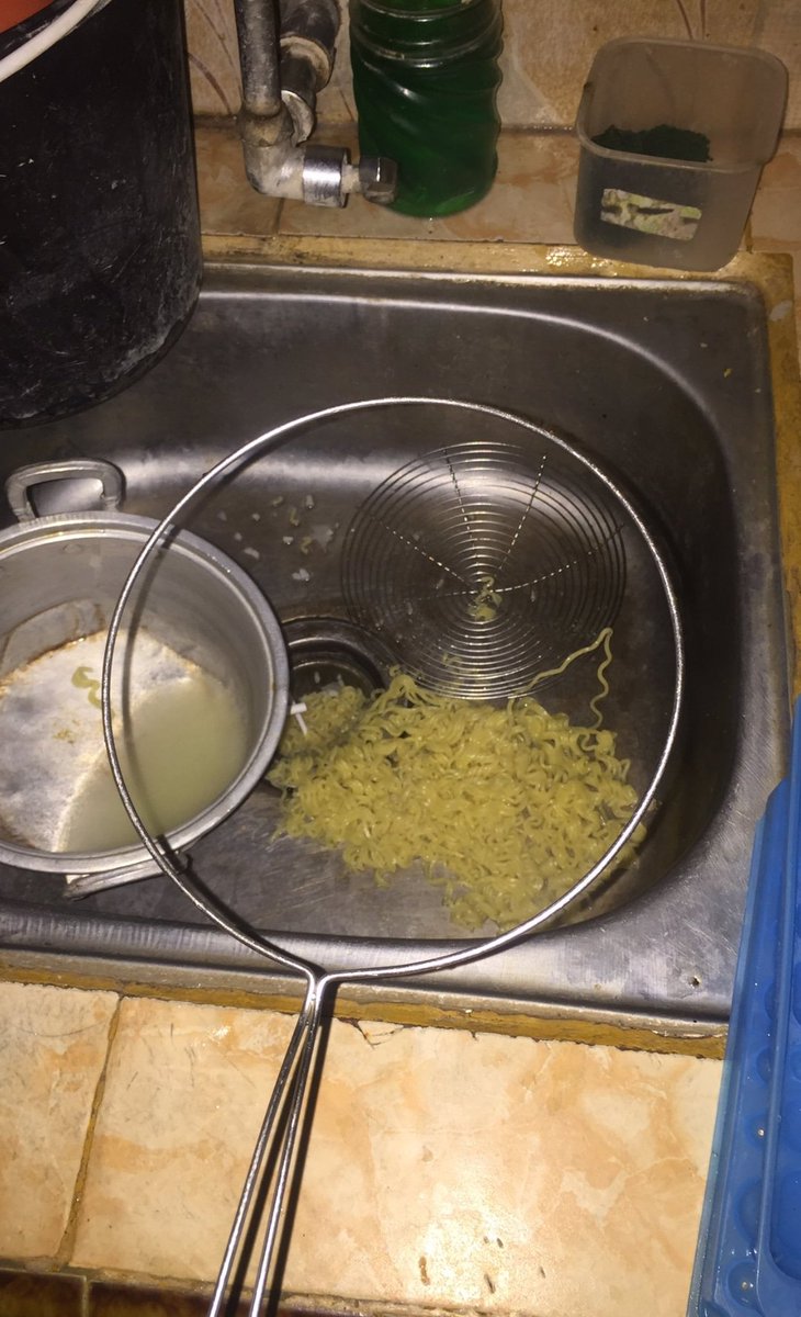 andisyahriil's tweet photo. Udah Diirisin bawang, telor udah DiGoreng pas mau buang air nya pake acara tumpah pula, emang keren malam ini 🙏 https://t.co/5we9ljqFb4