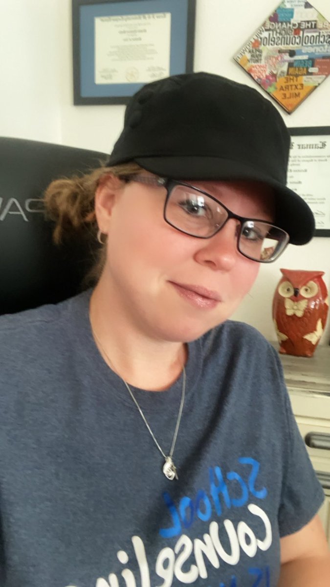 No stress dress HAT DAY <a href="/LakeviewMS/">Lakeview MS</a> #WeAreLakeview