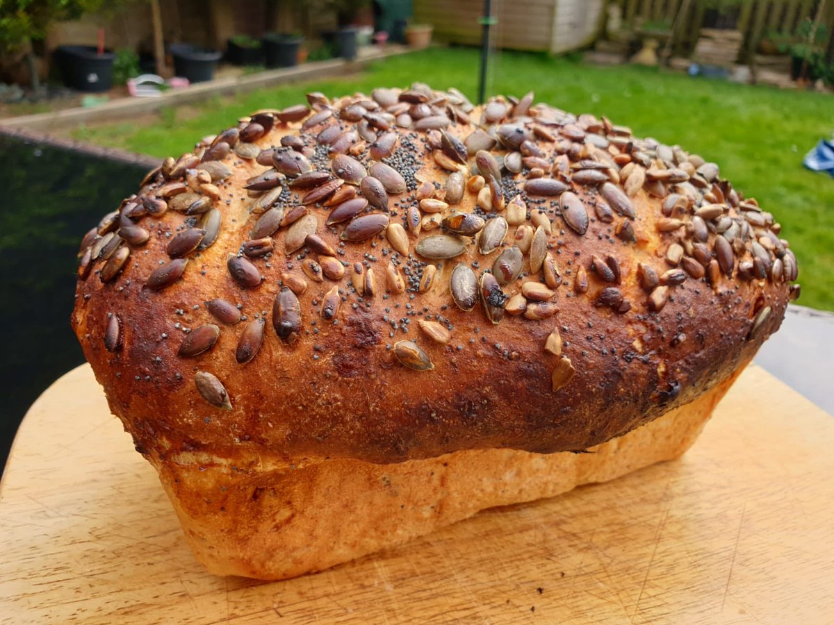 RawlingsonLane's tweet photo. #RATEMYBAKE 👨‍🍳 Kevin certainly rose to the challenge by making a won-dough-ful seeded loaf 👏 who fancies a slice?🙋‍♀️ Recipe @bbcgoodfood https://t.co/p2wlhQCKwn