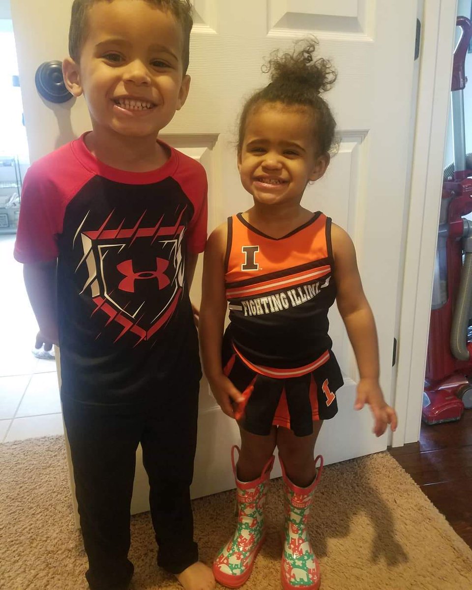 bmcfarland83's tweet photo. We miss sports so much! @IlliniAthletics this is what my daughter wore while working out. #GoIlliniGo https://t.co/mZ47ZeN6m4