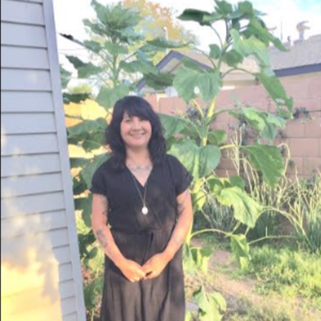 gatewayaz's tweet photo. Shoutout to current GateWay Honors student Renee!
When her semester project was put on hold, she turned it into something positive and helped design new gardening programs that students can do after school or at home.
Kudos Renee π
#GateWayStrong #MovingForward https://t.co/CldXwA8xxH