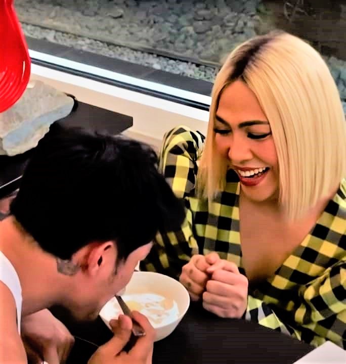 ViFeelings's tweet photo. for more early morning positive energy; look at our vicey, so full of joy, so deep in love hehe 🥺🧡 https://t.co/fjQW2NGccz