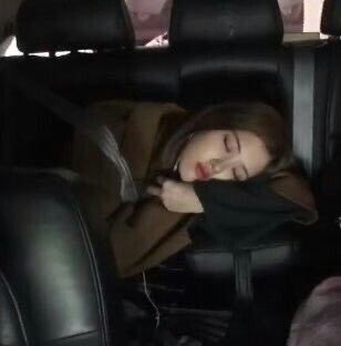 artemissyuu's tweet photo. Jam segini selonjoran dipikiran mu enak kali yahh 😌 https://t.co/hIpeMGG0xd