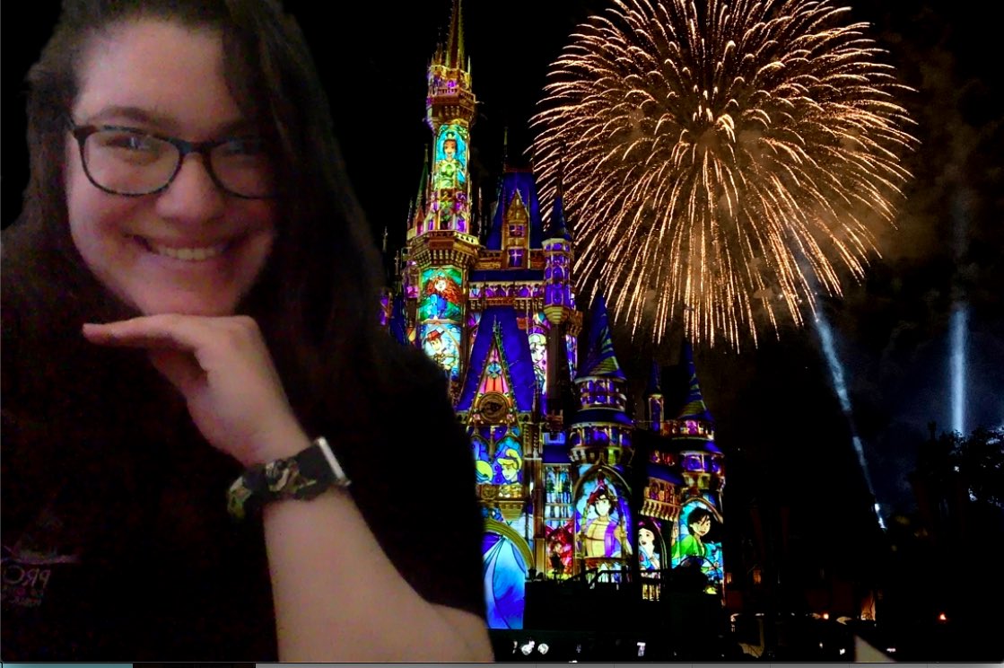 BelberMiss's tweet photo. If I’m going to have to teach virtually, I might as well teach from @WaltDisneyWorld! Used my resources and made a #DIYGreenScreen to make #distancelearning a little more fun for my students and I! #disneyteacher #covid19closure #ITeachSTEM https://t.co/SnzyVYFbN3
