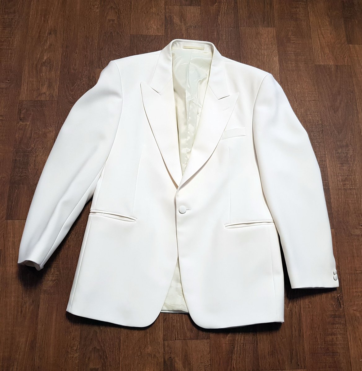 myvintage's tweet image. Mens 1980s Vintage White/Cream Suit Jacket UK Size Medium
 myvintage.uk/product-page/m… #vintage #retro #vintagejackets #vintageblazer #vintageclothing #vintagefashion #vintagestyle #Mensfashion #menstyle #mensclothing #menswear