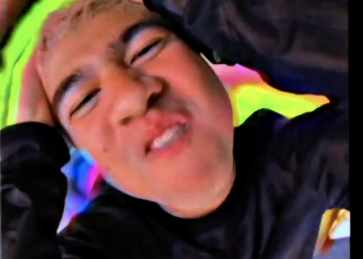 CalumUpdating's tweet image. Right, so. That was amazing, @5SOS Calum nation takes the biggest W to date today. #WILDFLOWERMUSICVIDEO