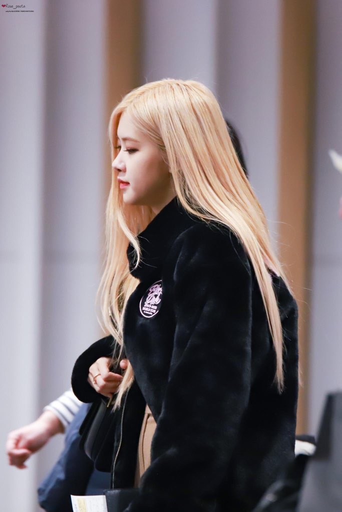 myangel04304327's tweet photo. #WeLoveYouRosie " Cuộc đời tôi không là gì cả , nhưng tôi thích một người và tôi muốn cho cô ấy một kết cục tốt đẹp nhất” cậu ấy thực sự rất tốt đẹp đối với tôi https://t.co/CSz0FBe6JR