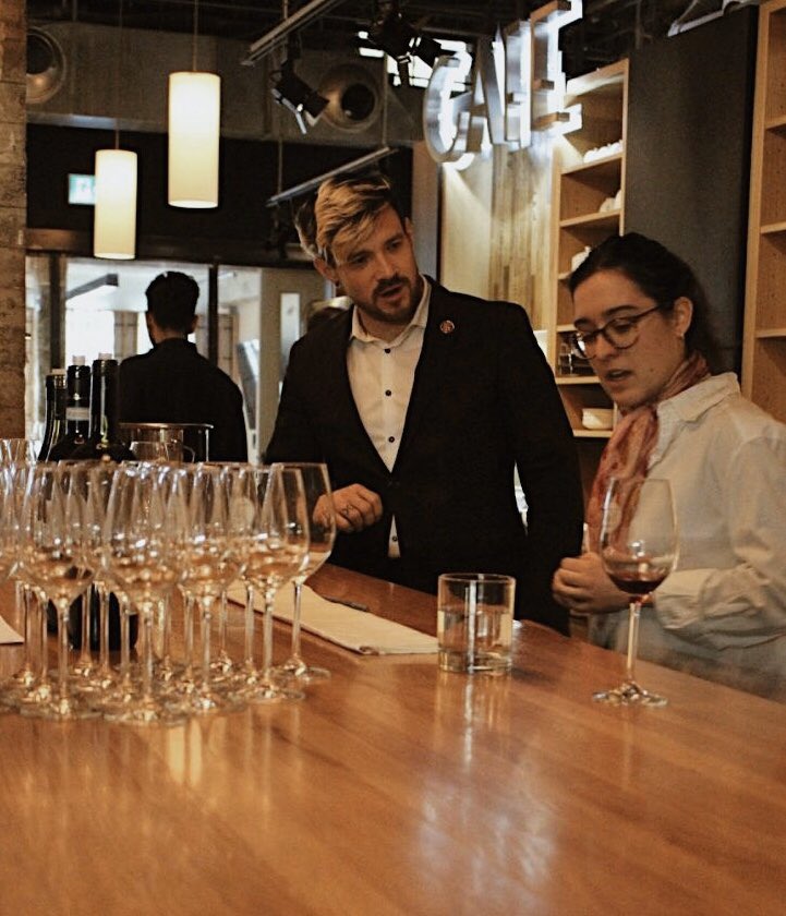 CHEERS • The best wines are the ones we drink with friends.
⠀
#yourwineisourpassion