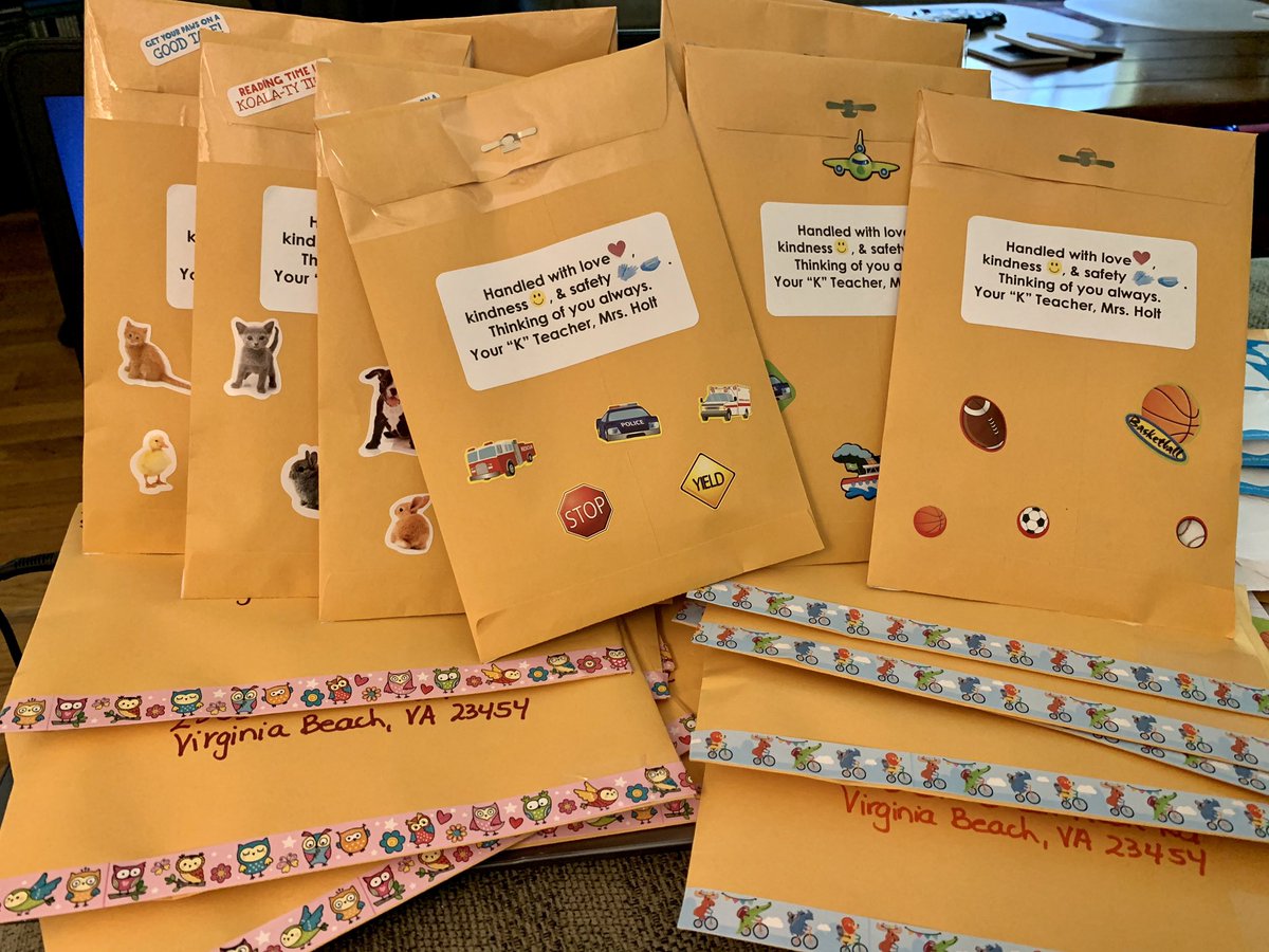 Adholt_VB's tweet photo. My 21 handwritten letters with a few special things are ready to go. Can’t wait for my kinder cuties to get their mail! I sure hope it makes their day. It certainly put a smile on my face as I safely packaged them all. 😊💕#KGES https://t.co/P0JVX7baY3
