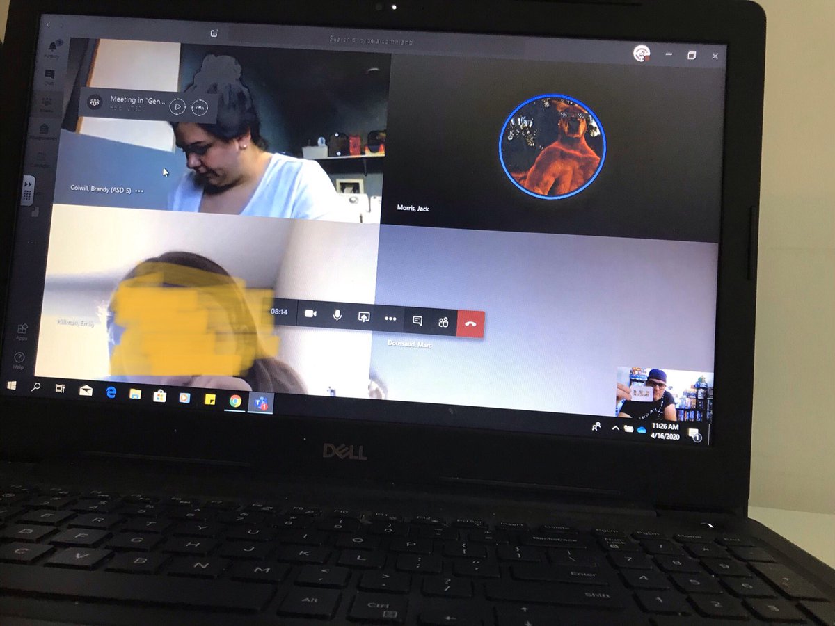 Patrick38686212's tweet photo. After office hours boardgames #middleschool #connections @BeaconsFieldMid https://t.co/iJKp4xveQt