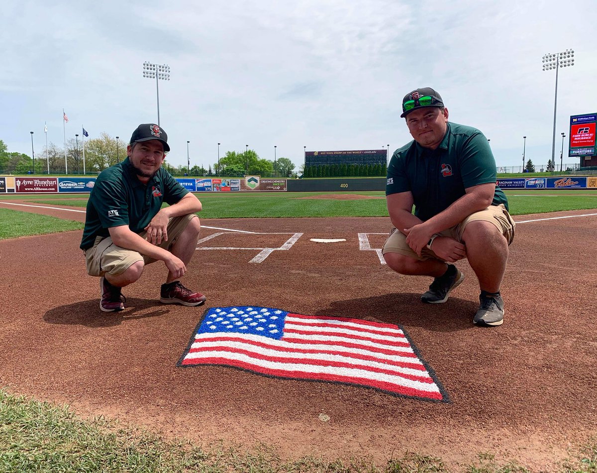 NebraskaLegacy's tweet image. Today was supposed to be Opening Day. My 5th year with the Loons working the Groundscrew. This pandemic really sucks, but today it hit me really hard. I love my summer job, and really miss everybody. Praying things get better soon. #NestLevelFun #GroundsCrew #DirtYaGottaLoveIt