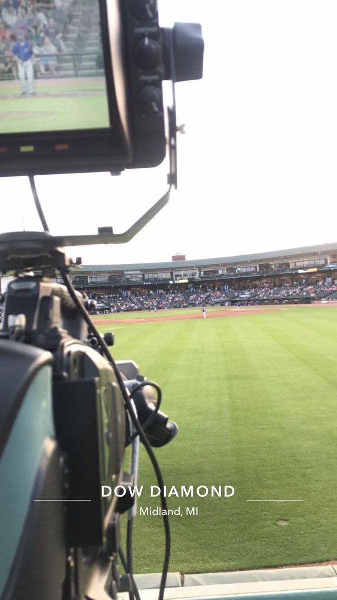 jhuot55's tweet image. In honor of what should have been Opening Day for the @greatlakesloons, here’s a few of the many great memories from back when I worked for THE SINGLE A AFFILIATE OF THE LOS ANGELES DODGERS, YOUR GREAT. LAKES. LOOOOOOOOOOOOOOOOOONS! #NestLevelFun